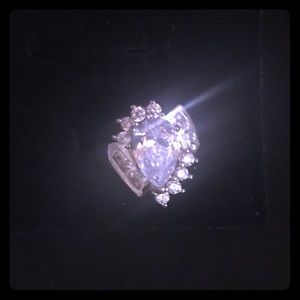 NIP Unique Tear Drop WGP Fashion Ring Size 6